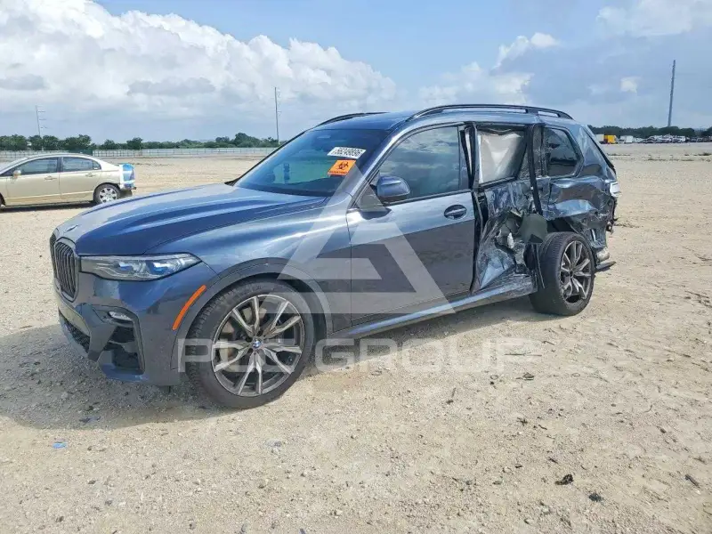 2022 BMW X7 фото