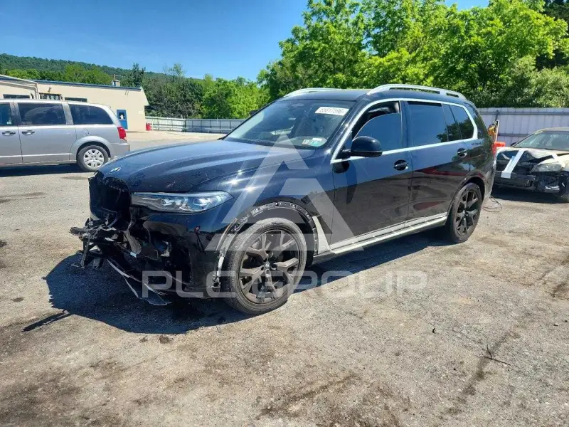 2022 BMW X7 фото