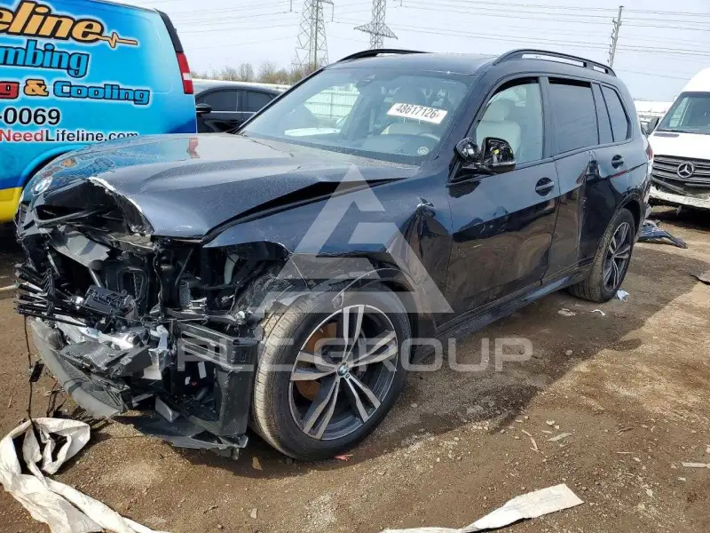 2022 BMW X7 фото