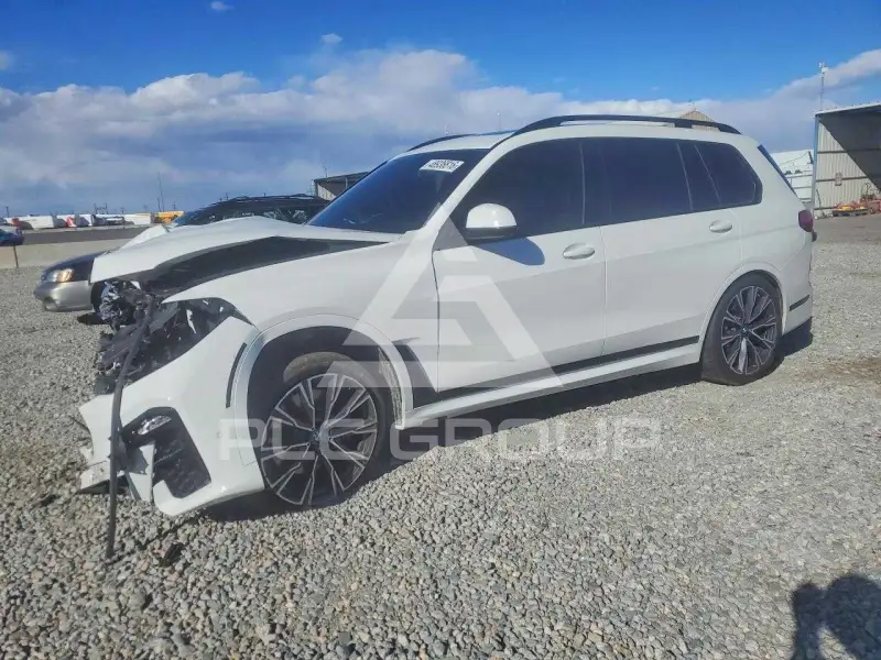 2022 BMW X7 фото
