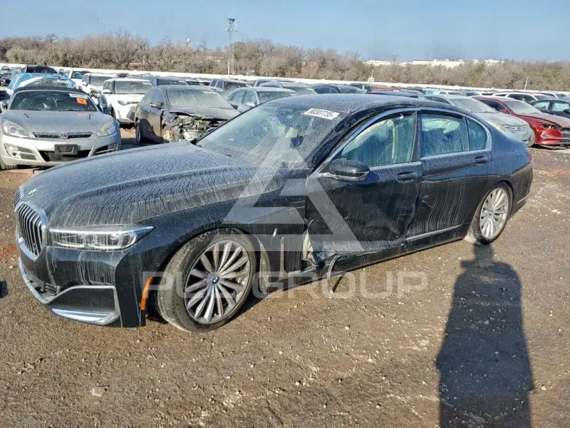 2022 BMW 740 photo