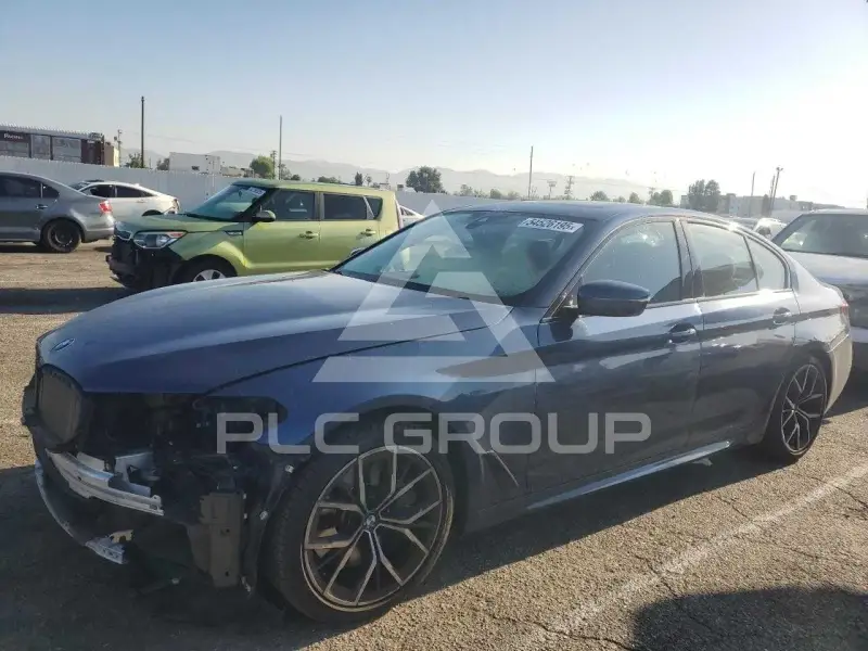 2022 BMW 540 фото