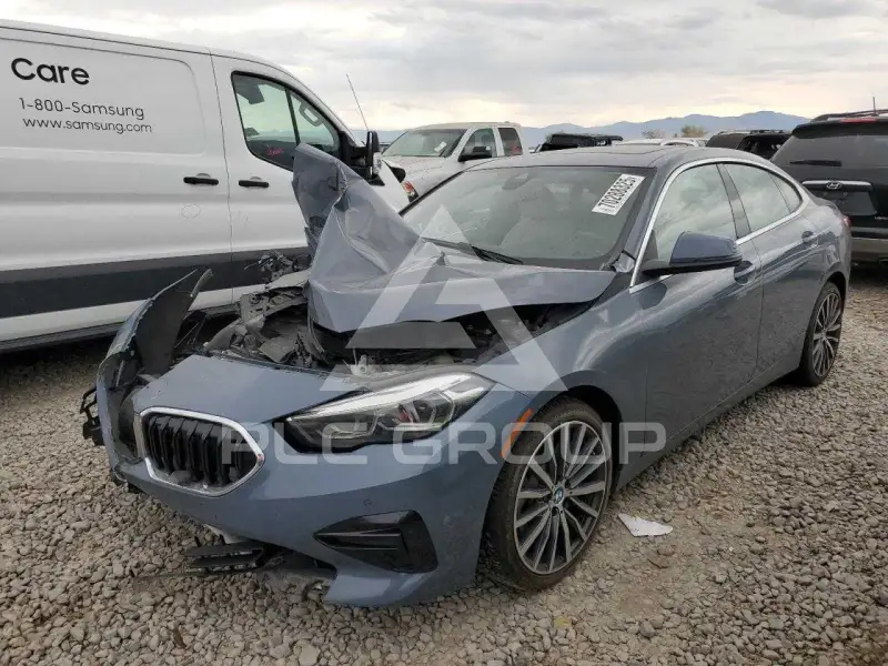 2022 BMW 228 photo