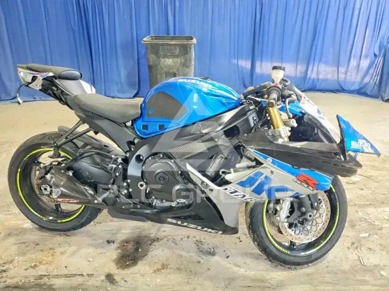 2022 Suzuki GSX-R750 photo