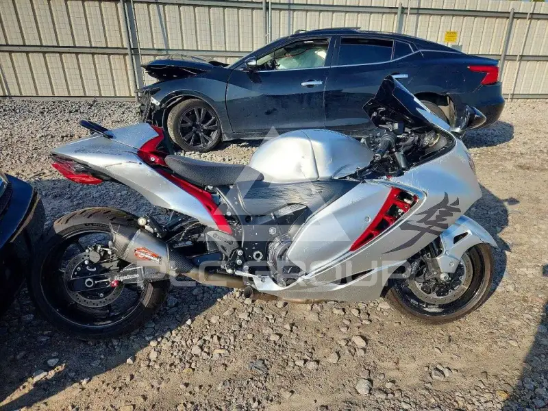 2022 Suzuki GSX1300 фото