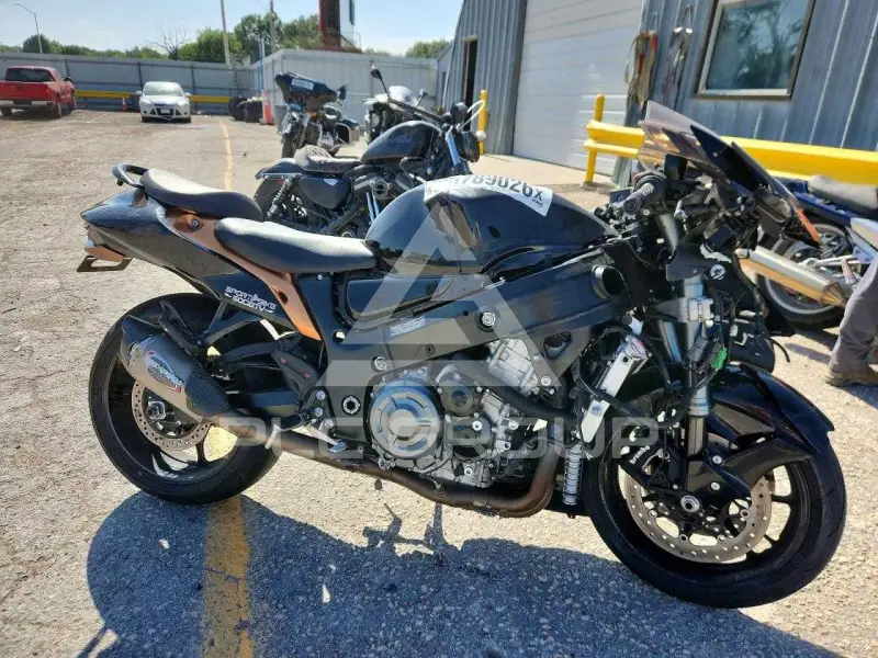 2022 Suzuki GSX1300 photo