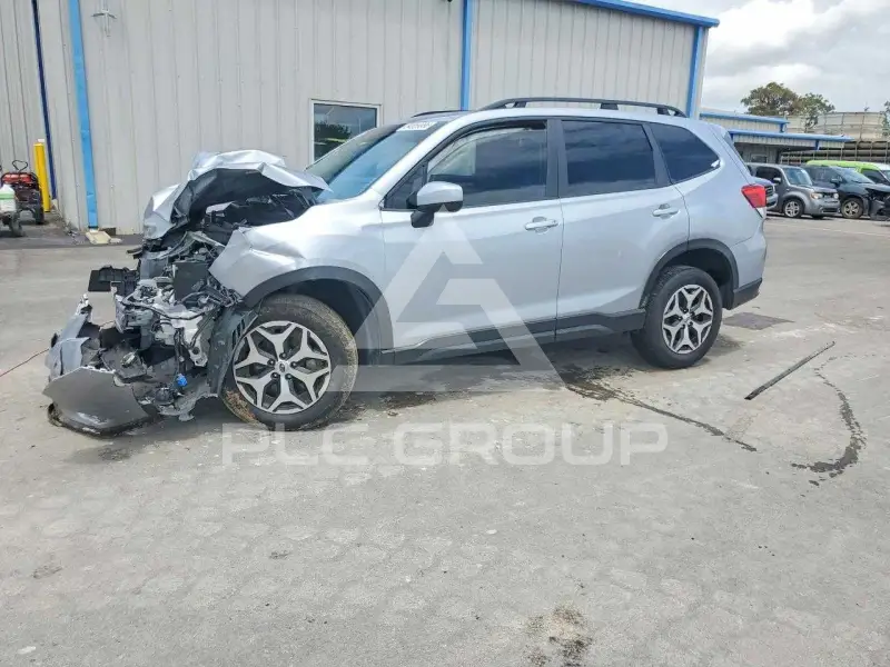 2022 Subaru Forester photo