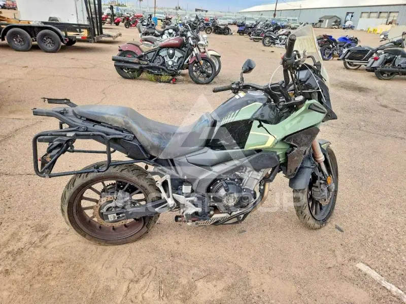 2022 Honda CB photo