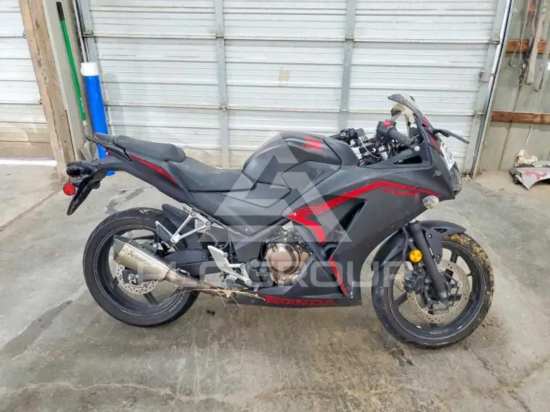 2022 Honda CBR фото