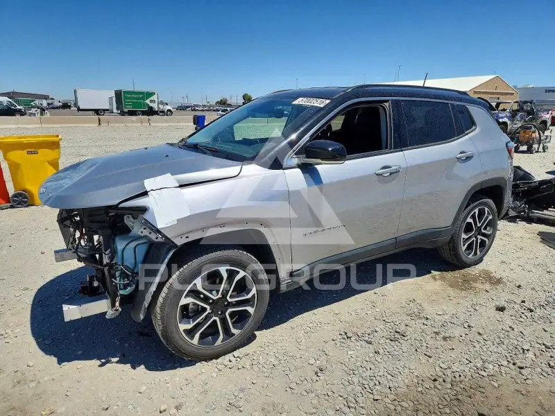 2022 Jeep COMPASS photo