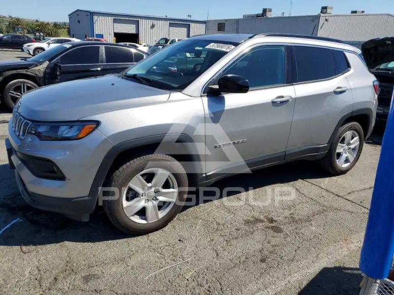 2022 Jeep COMPASS photo