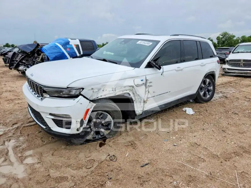 2022 Jeep CHEROKEE photo