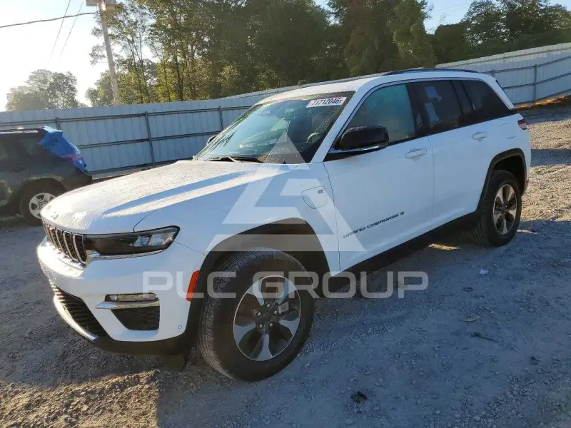 2022 Jeep CHEROKEE photo