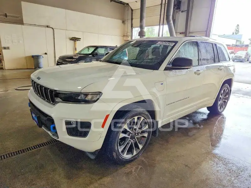 2022 Jeep CHEROKEE photo