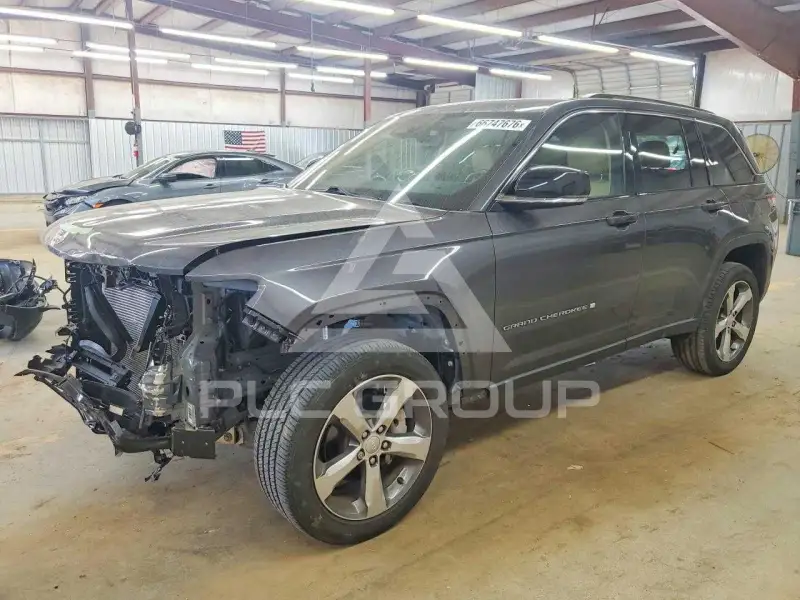 2022 Jeep CHEROKEE photo