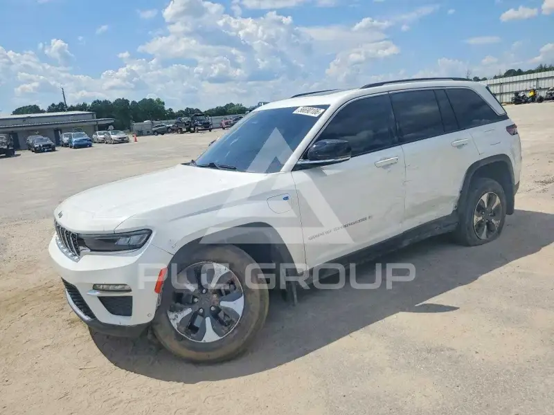 2022 Jeep CHEROKEE photo