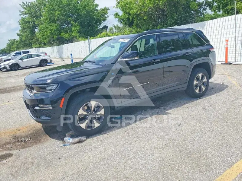 2022 Jeep CHEROKEE photo