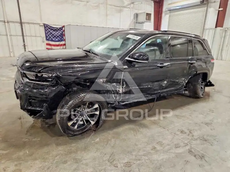 2022 Jeep CHEROKEE photo