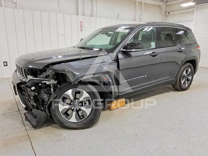 2022 Jeep CHEROKEE photo