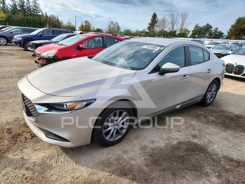 2022 Mazda 3 photo