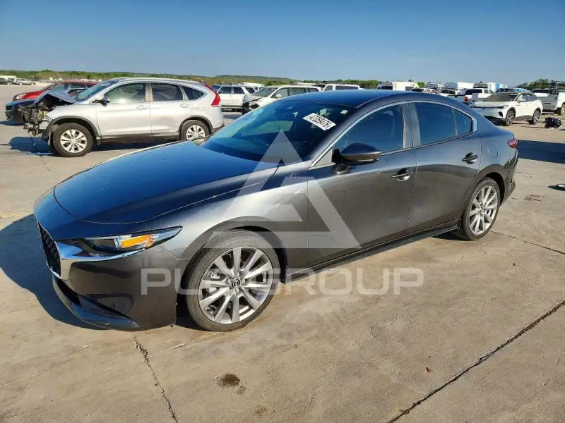 2022 Mazda 3 photo