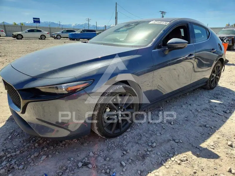 2022 Mazda 3 photo