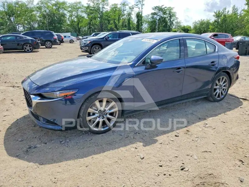 2022 Mazda 3 photo