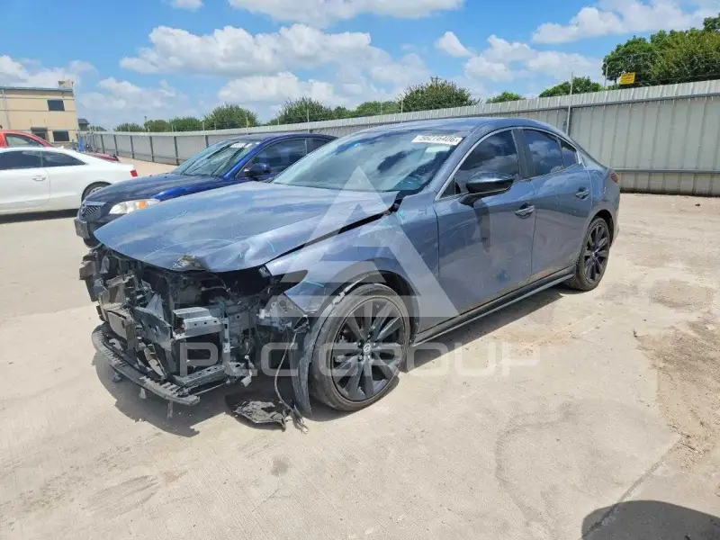 2022 Mazda 3 photo