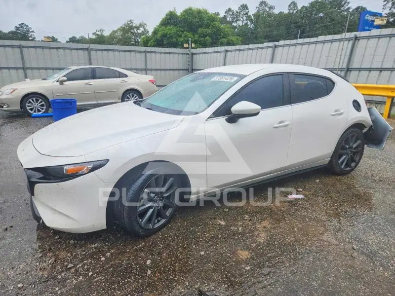 2022 Mazda 3 photo