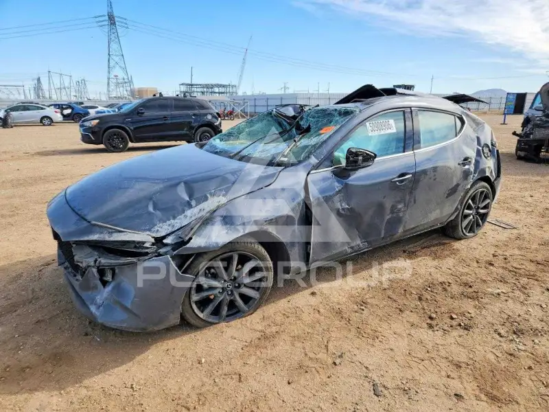 2022 Mazda 3 photo