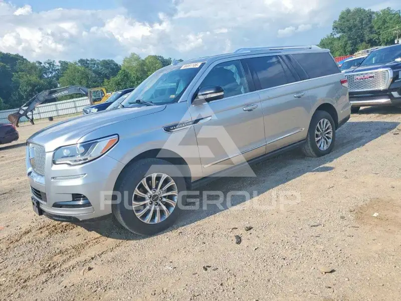 2022 Lincoln NAVIGATOR photo