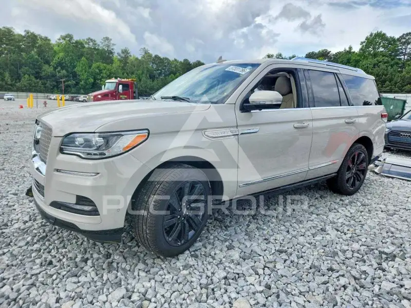 2022 Lincoln NAVIGATOR photo