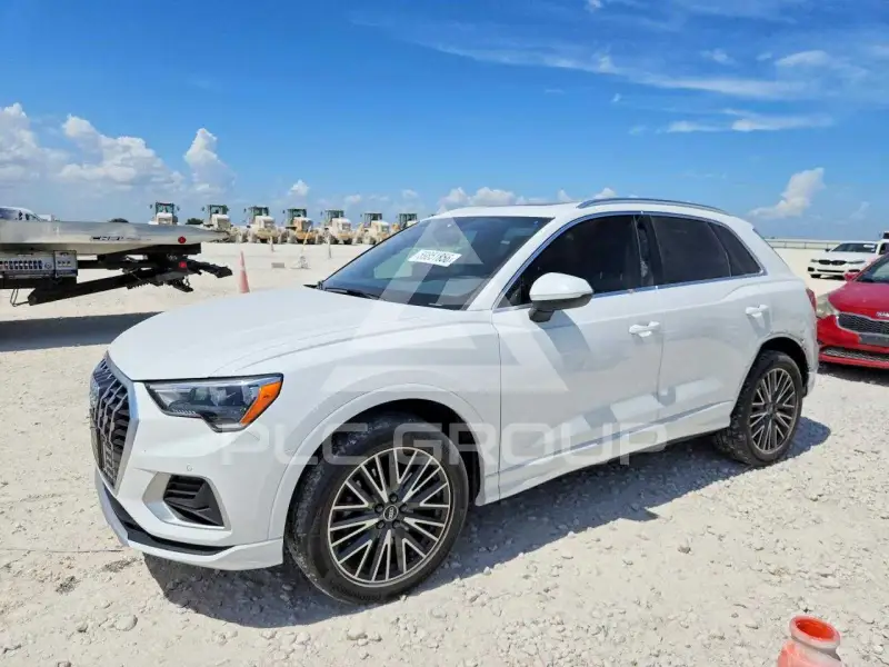 2022 Audi Q3 фото