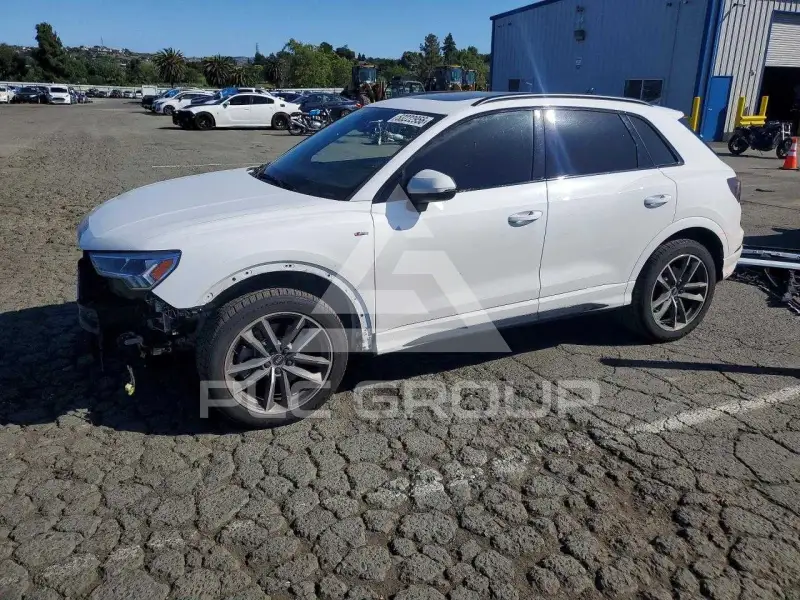 2022 Audi Q3 фото