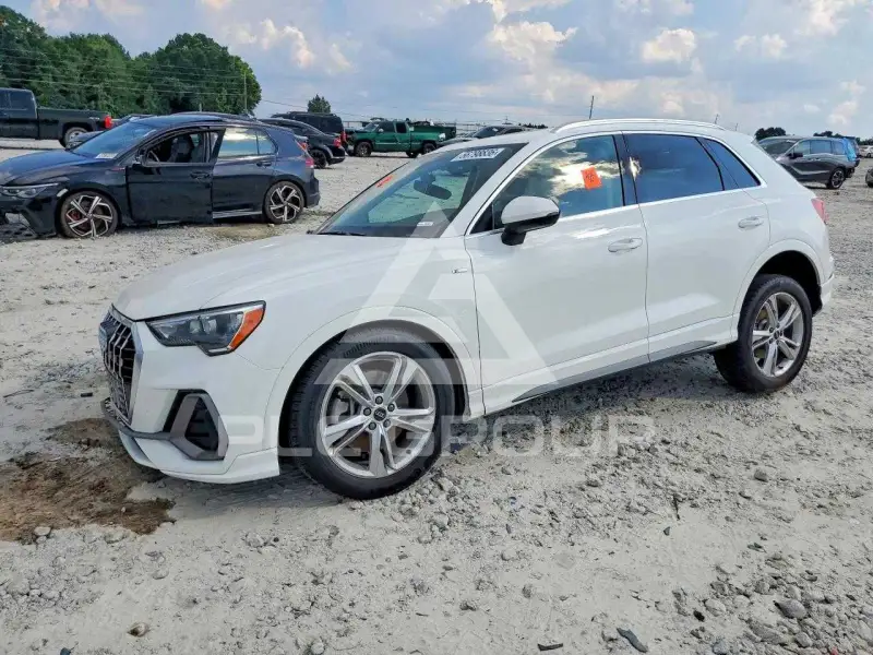 2022 Audi Q3 фото