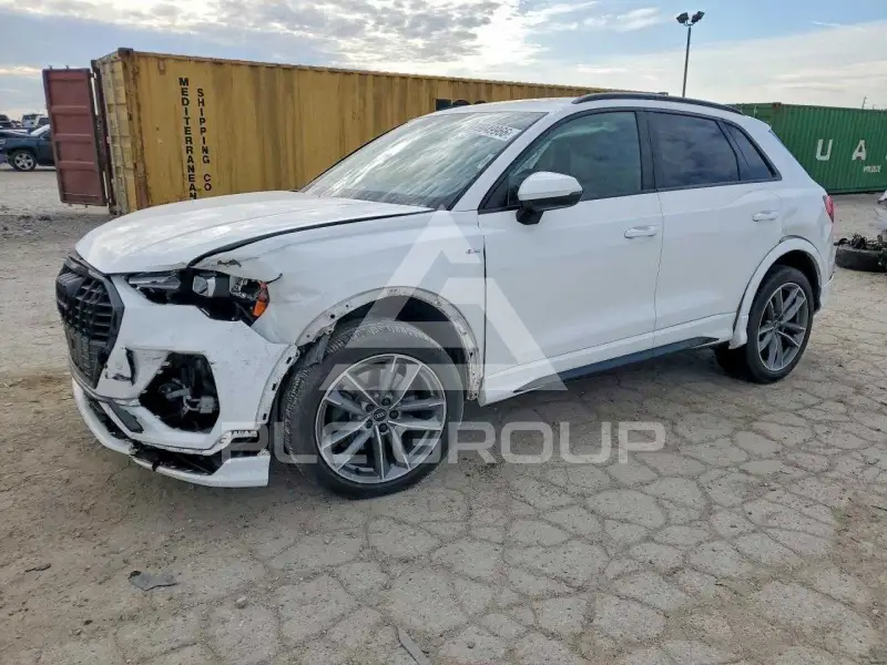 2022 Audi Q3 фото