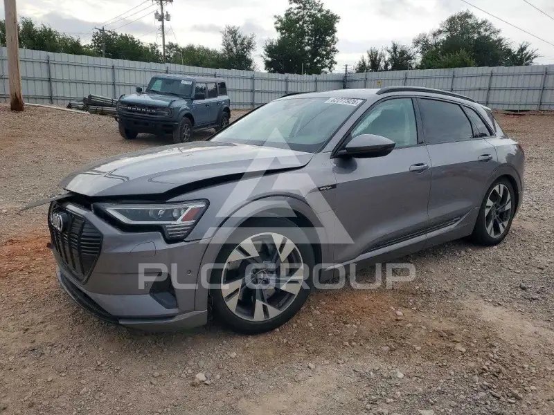 2022 Audi E-TRON фото