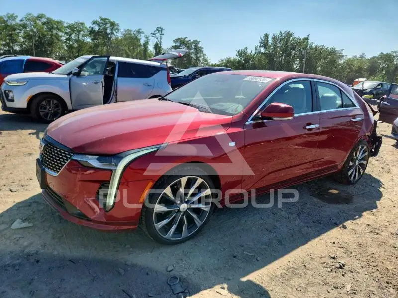 2022 Cadillac CT4 photo