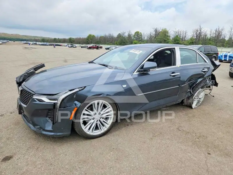 2022 Cadillac CT4 фото