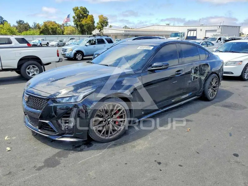 2022 Cadillac CT5 фото