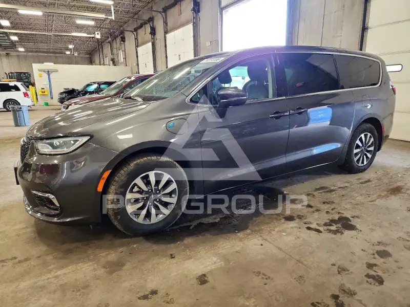 2022 Chrysler PACIFICA photo