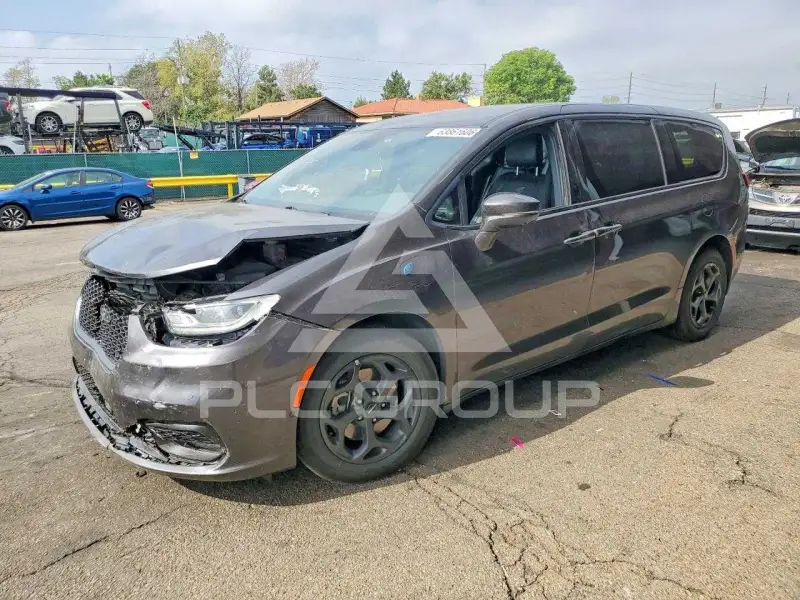 2022 Chrysler PACIFICA photo