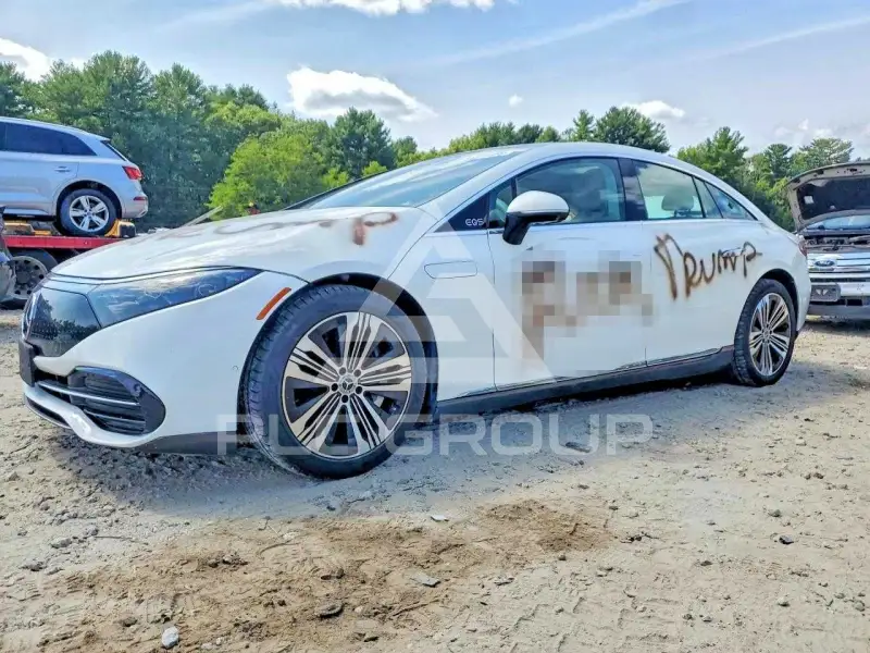 2022 Mercedes Benz Eqs photo