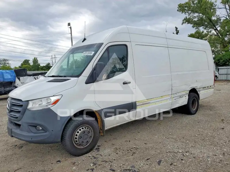 2022 Mercedes Benz Sprinter photo