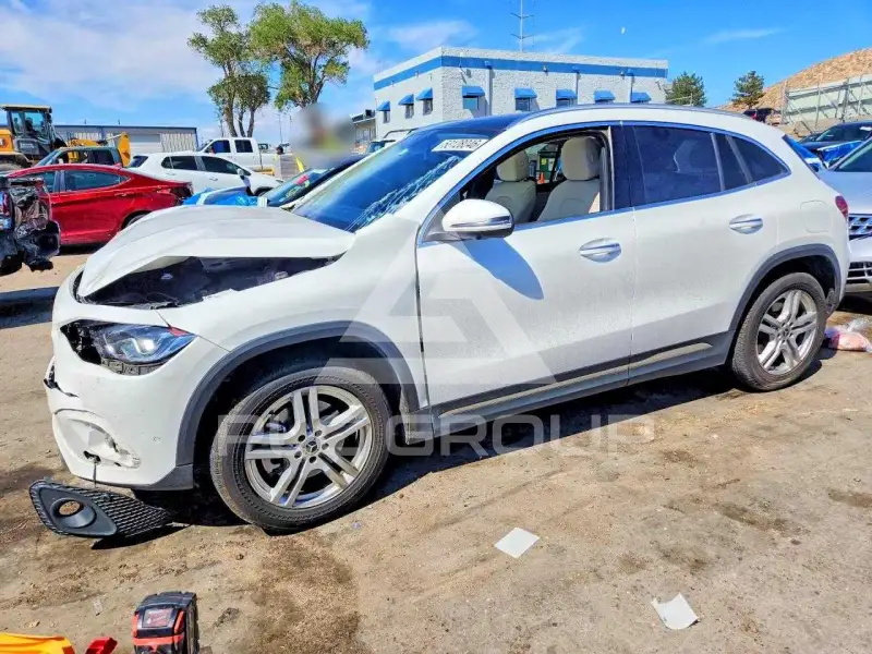 2022 Mercedes Benz GLA-Class photo