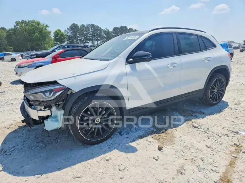 2022 Mercedes Benz GLA-Class фото