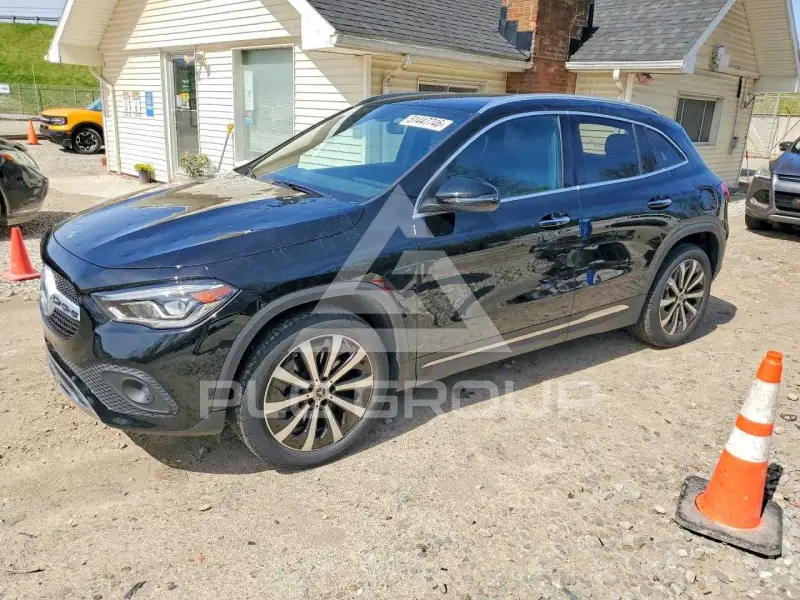 2022 Mercedes Benz GLA-Class фото