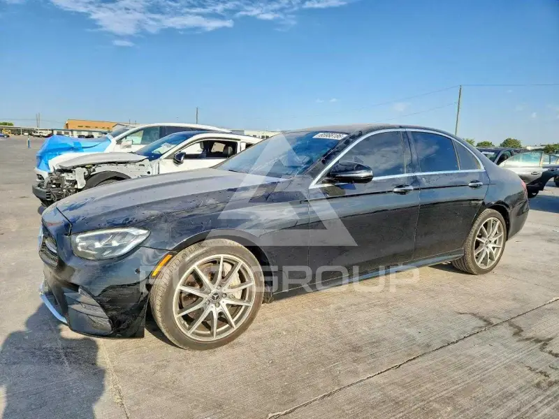 2022 Mercedes Benz E-Class photo