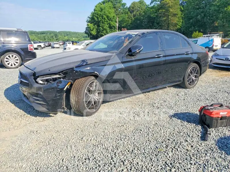 2022 Mercedes Benz E-Class фото