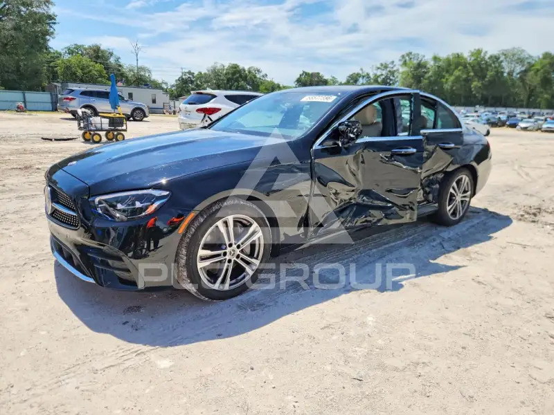 2022 Mercedes Benz E-Class photo
